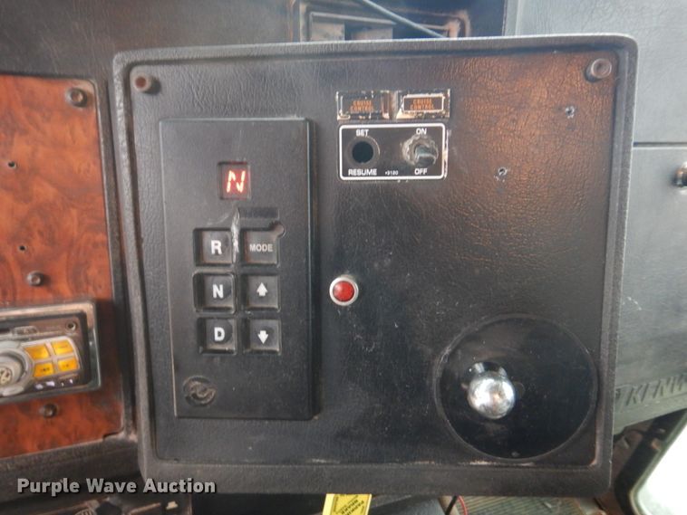 image for item DH8126 2000 Kenworth T300  refuse truck