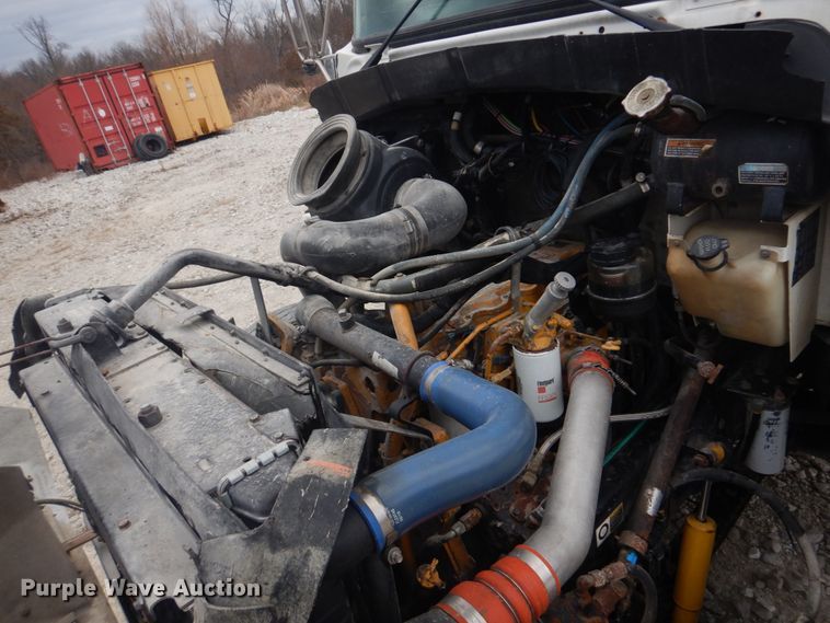 image for item DH8126 2000 Kenworth T300  refuse truck