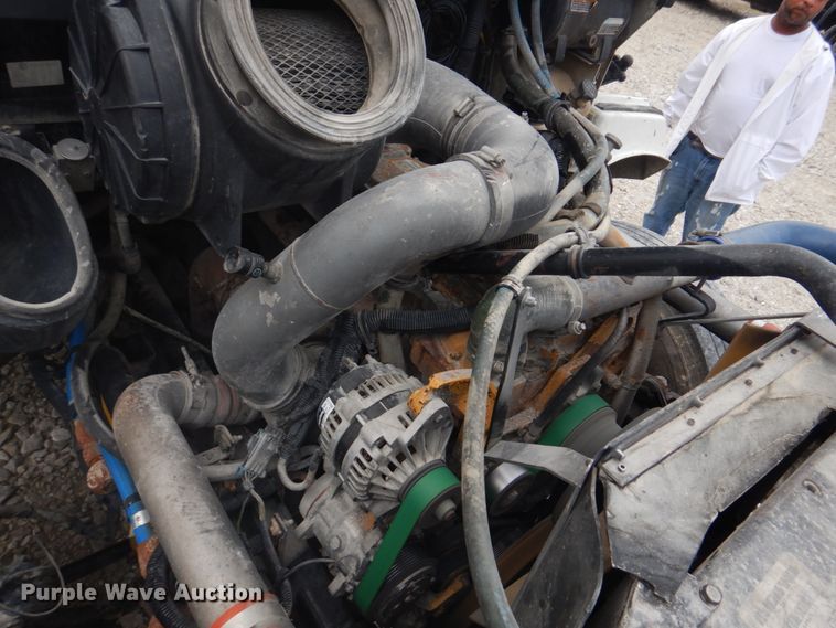 image for item DH8126 2000 Kenworth T300  refuse truck