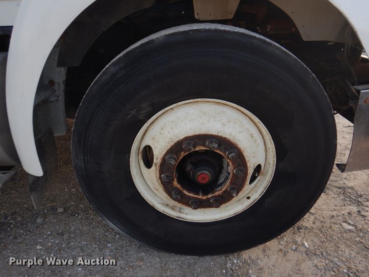 image for item DH8126 2000 Kenworth T300  refuse truck