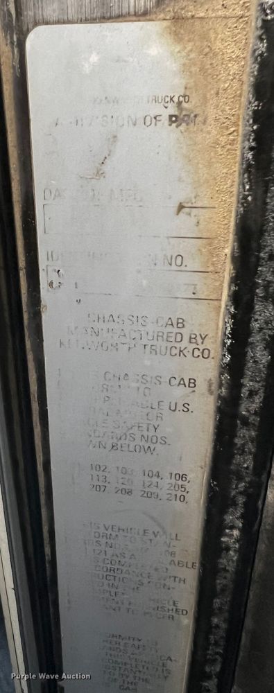 image for item DH8126 2000 Kenworth T300  refuse truck