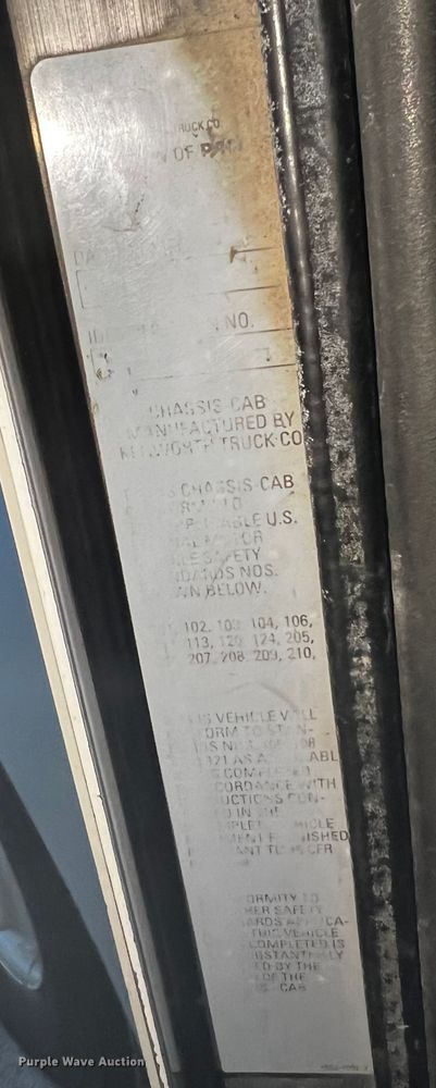 image for item DH8126 2000 Kenworth T300  refuse truck