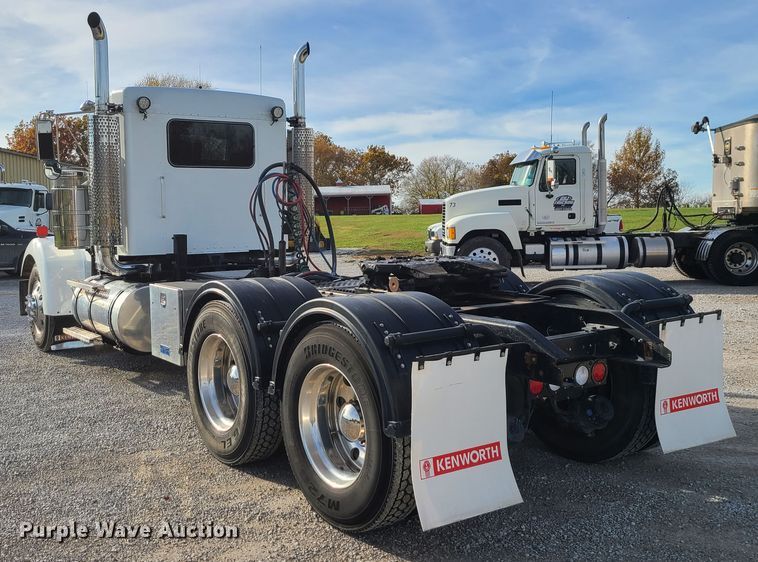 image for item DJ1499 2000 Kenworth W900  semi truck