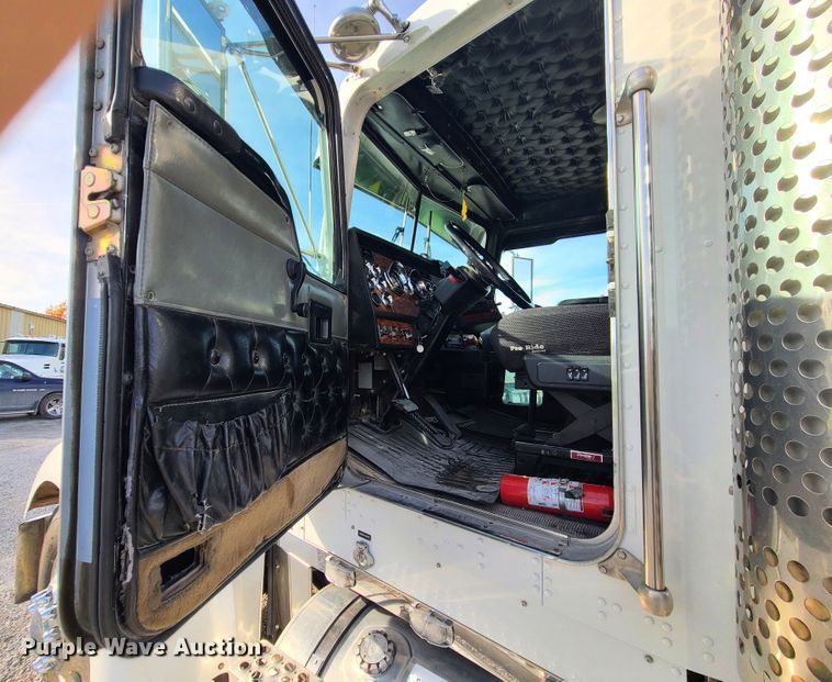 image for item DJ1499 2000 Kenworth W900  semi truck