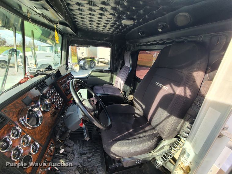 image for item DJ1499 2000 Kenworth W900  semi truck