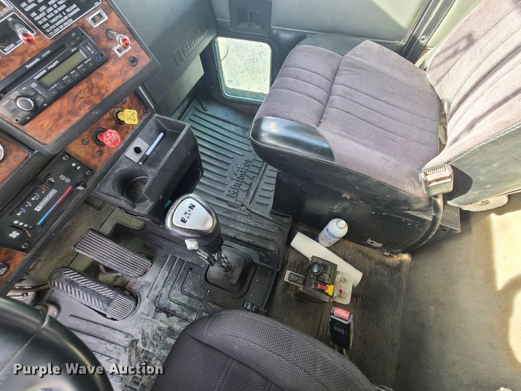 image for item DJ1499 2000 Kenworth W900  semi truck