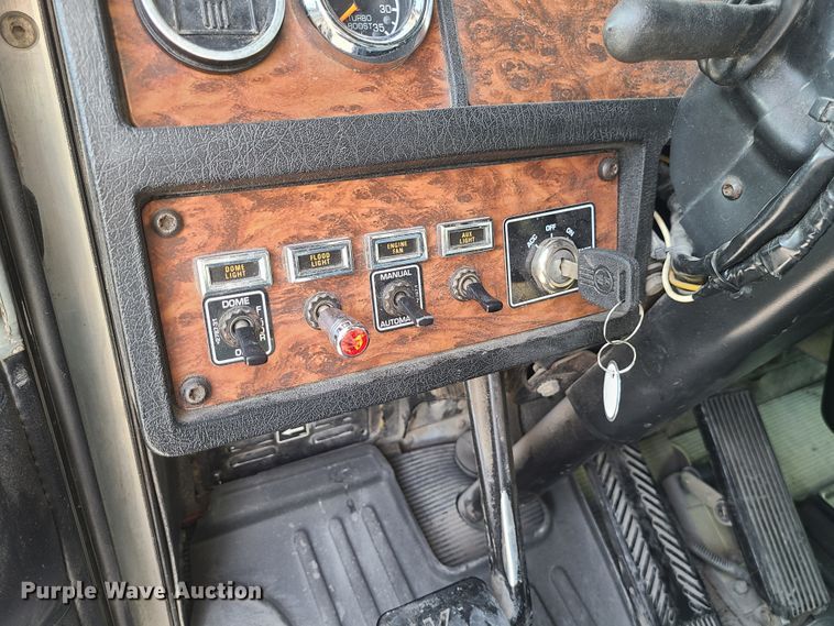 image for item DJ1499 2000 Kenworth W900  semi truck