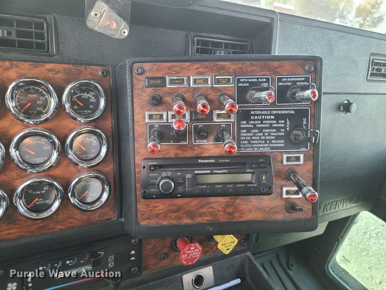 image for item DJ1499 2000 Kenworth W900  semi truck