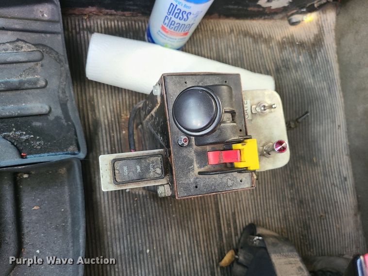 image for item DJ1499 2000 Kenworth W900  semi truck