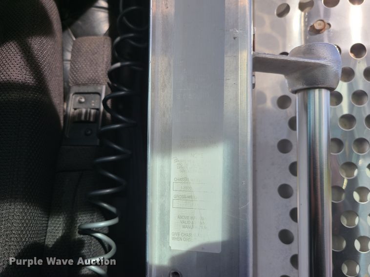 image for item DJ1499 2000 Kenworth W900  semi truck