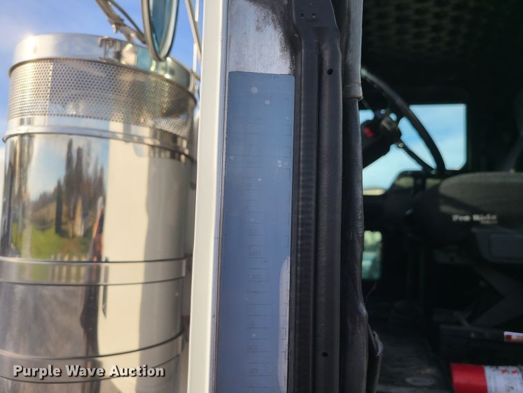 image for item DJ1499 2000 Kenworth W900  semi truck