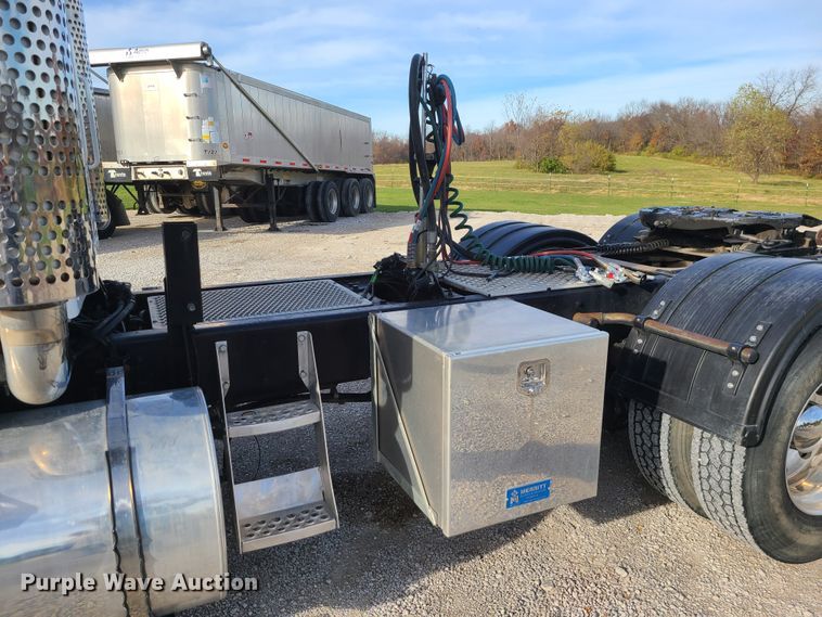 image for item DJ1499 2000 Kenworth W900  semi truck