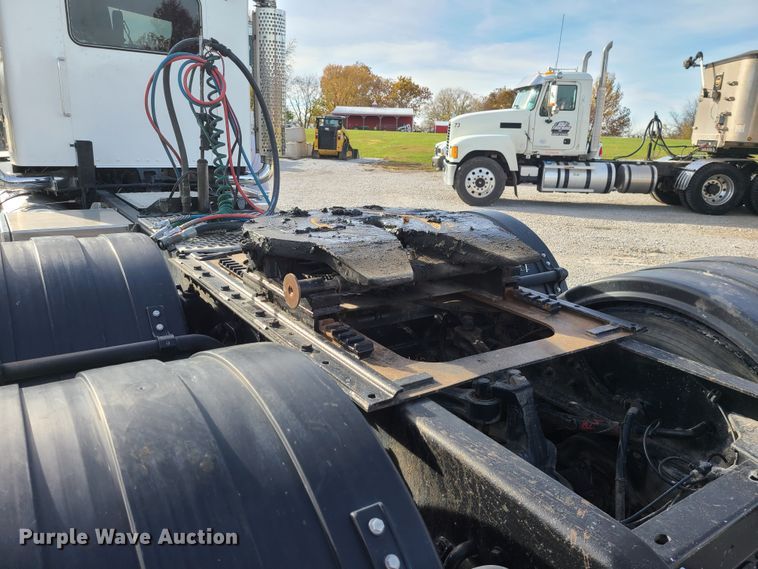 image for item DJ1499 2000 Kenworth W900  semi truck