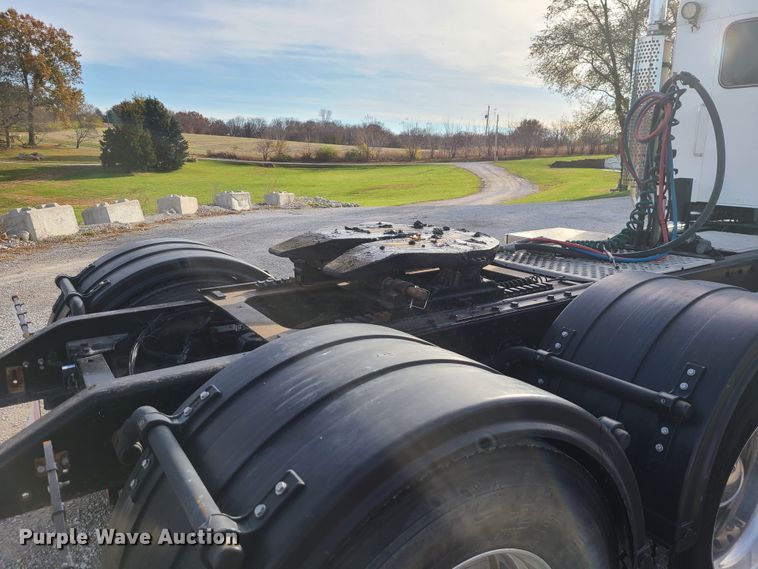 image for item DJ1499 2000 Kenworth W900  semi truck