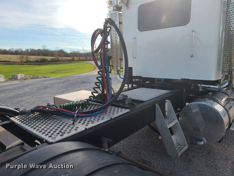 image for item DJ1499 2000 Kenworth W900  semi truck