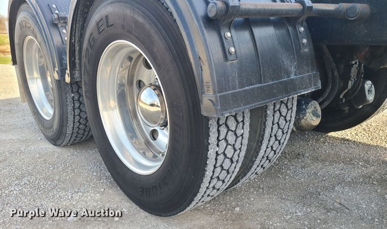 image for item DJ1499 2000 Kenworth W900  semi truck