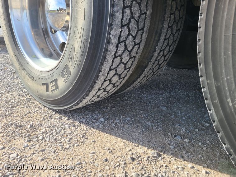 image for item DJ1499 2000 Kenworth W900  semi truck