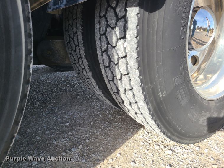 image for item DJ1499 2000 Kenworth W900  semi truck