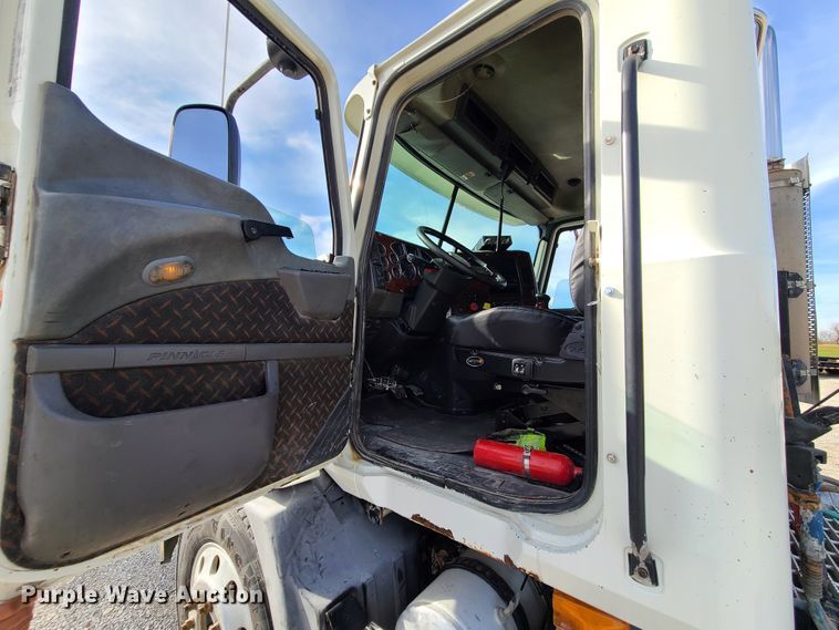 image for item DJ1513 2007 Mack CXP613  semi truck