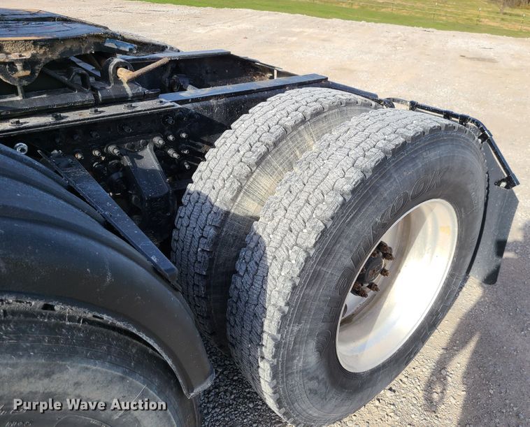 image for item DJ1513 2007 Mack CXP613  semi truck