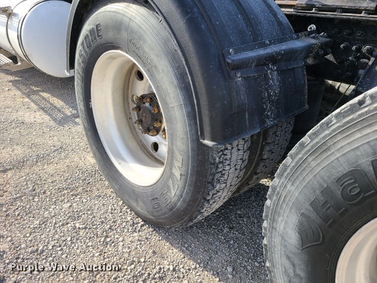 image for item DJ1513 2007 Mack CXP613  semi truck