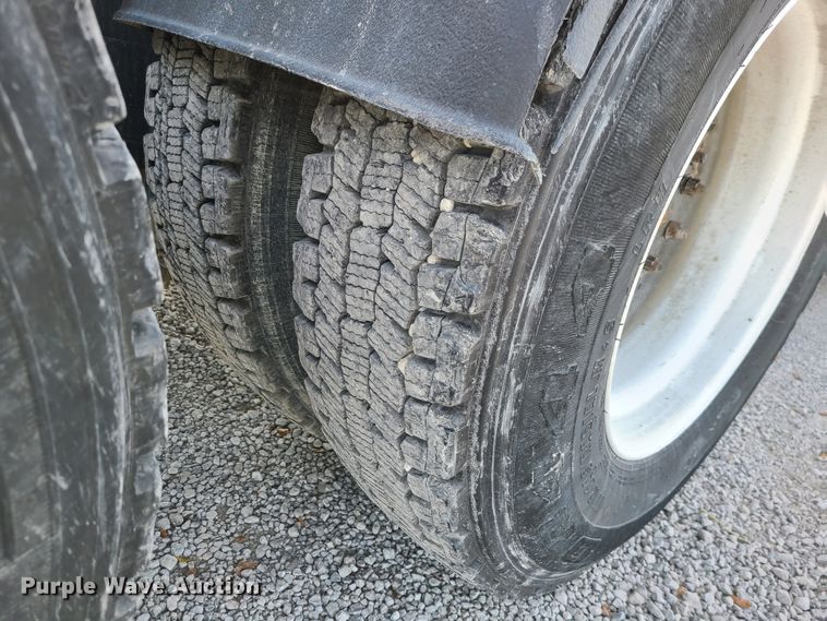 image for item DJ1513 2007 Mack CXP613  semi truck