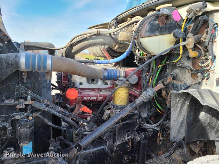 image for item DJ1513 2007 Mack CXP613  semi truck