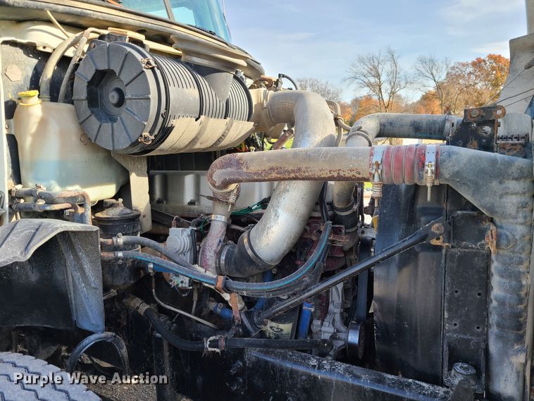 image for item DJ1513 2007 Mack CXP613  semi truck