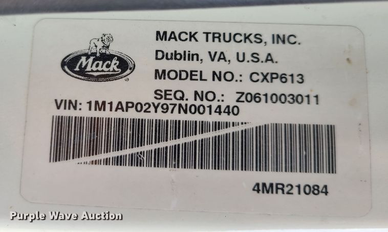 image for item DJ1513 2007 Mack CXP613  semi truck