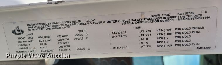 image for item DJ1513 2007 Mack CXP613  semi truck