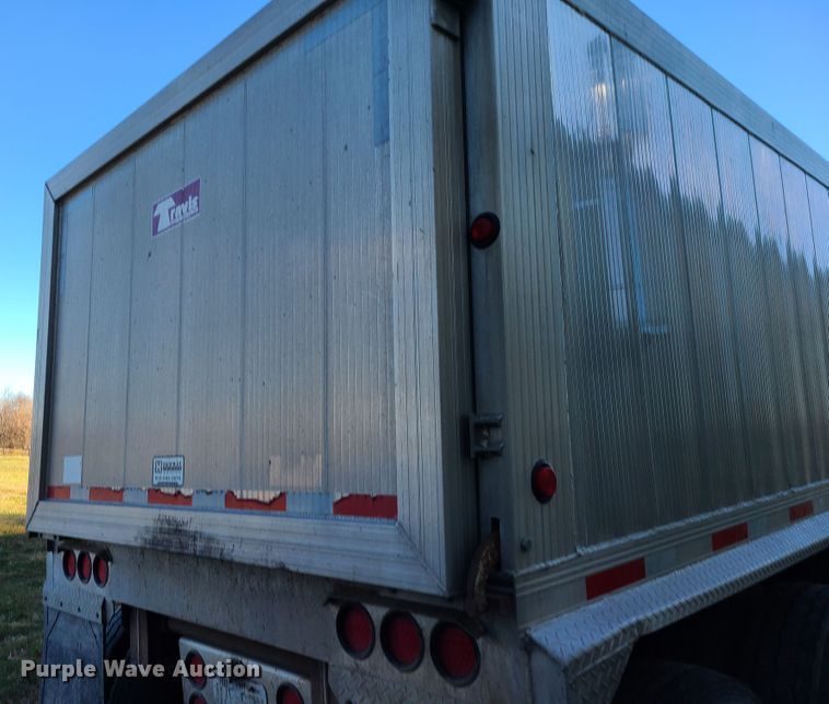 image for item DJ1605 2017 Travis  end dump trailer