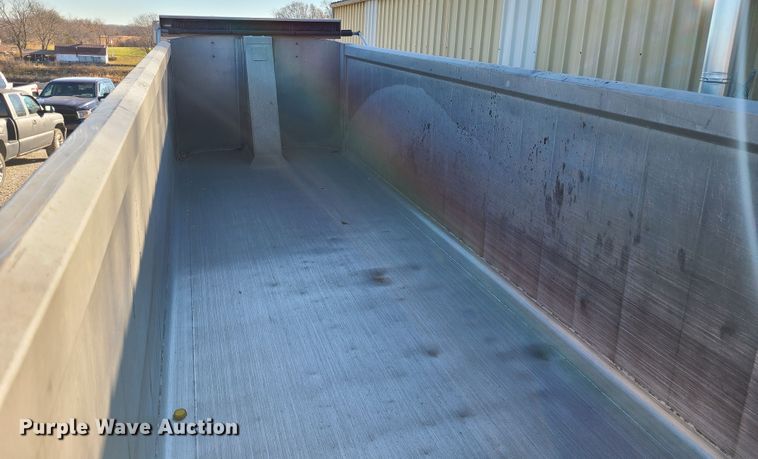 image for item DJ1605 2017 Travis  end dump trailer