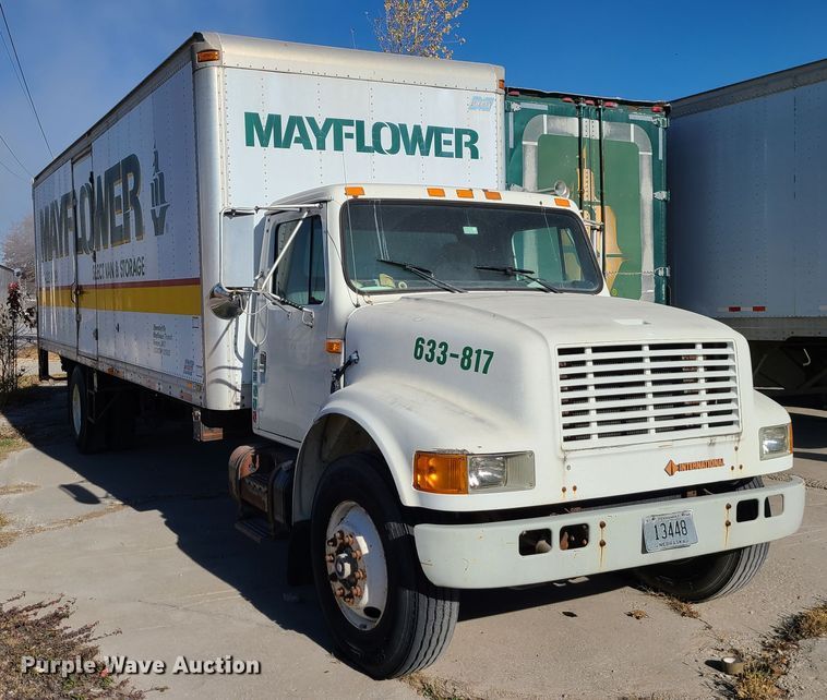 image for item DJ1610 1990 International 4900  box truck