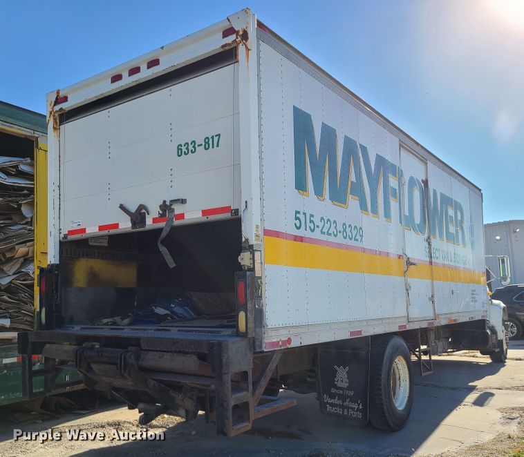 image for item DJ1610 1990 International 4900  box truck