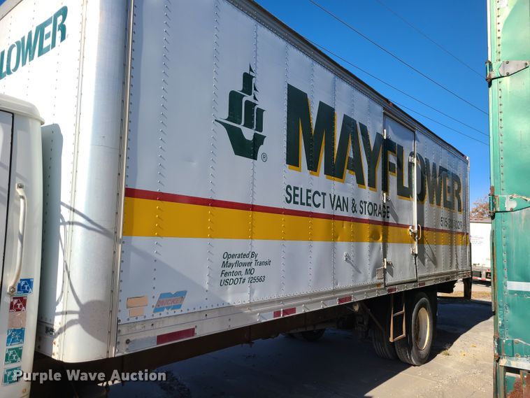 image for item DJ1610 1990 International 4900  box truck