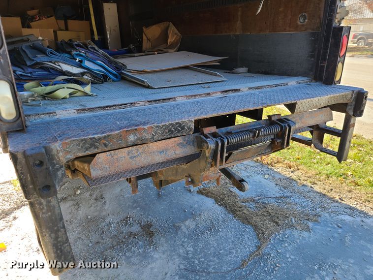 image for item DJ1610 1990 International 4900  box truck