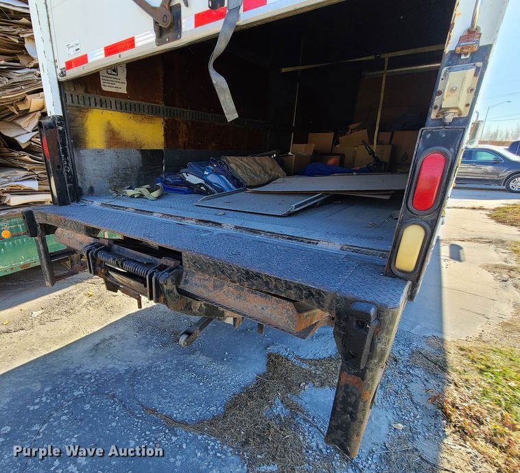 image for item DJ1610 1990 International 4900  box truck