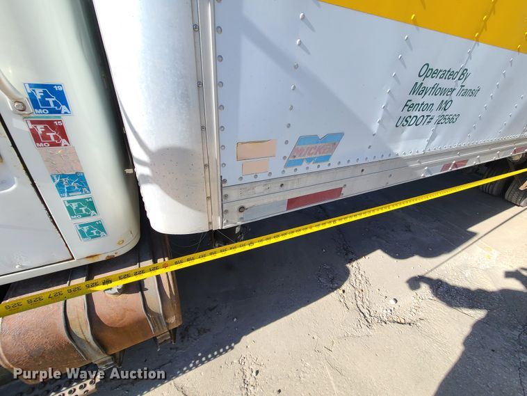 image for item DJ1610 1990 International 4900  box truck