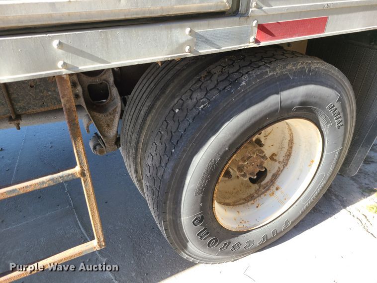 image for item DJ1610 1990 International 4900  box truck