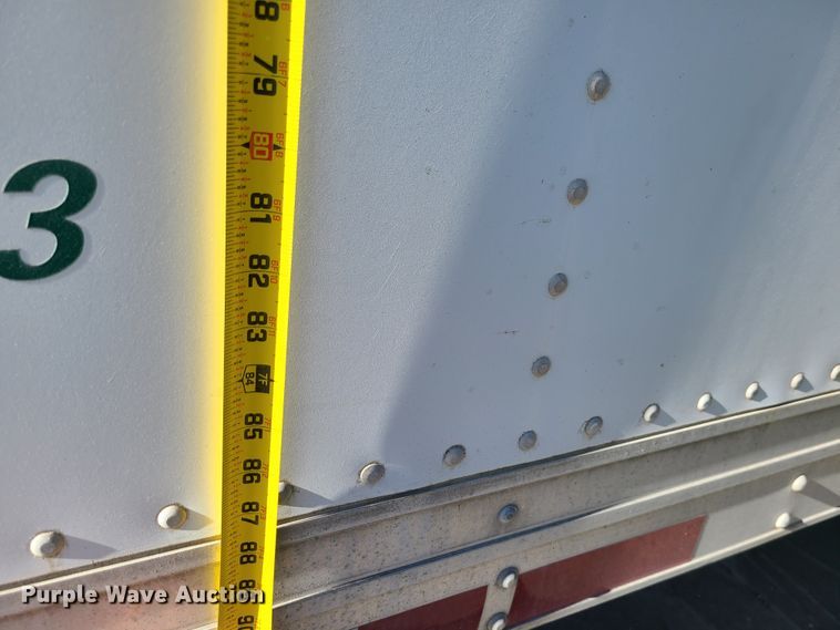 image for item DJ1610 1990 International 4900  box truck