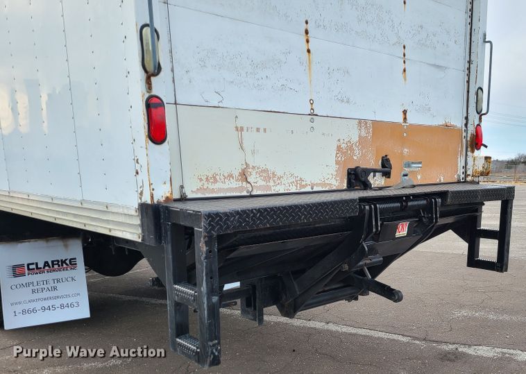 image for item DJ1675 2004 Freightliner Business Class M2  box truck