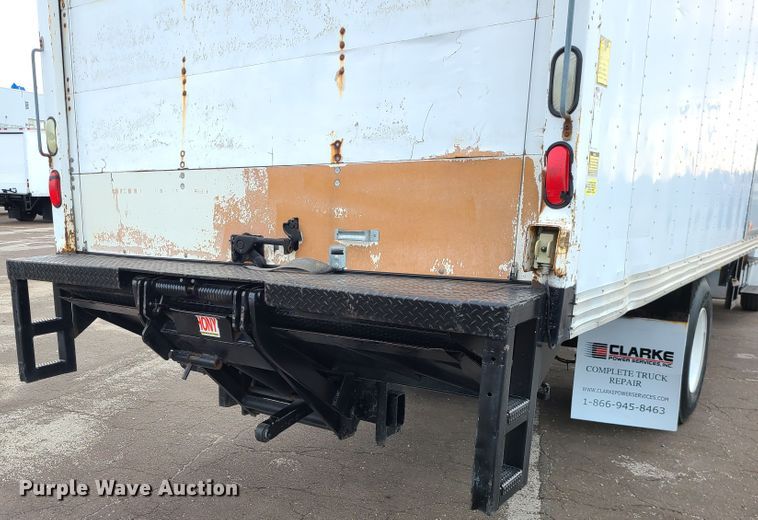 image for item DJ1675 2004 Freightliner Business Class M2  box truck