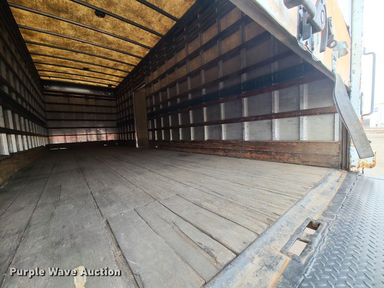 image for item DJ1675 2004 Freightliner Business Class M2  box truck