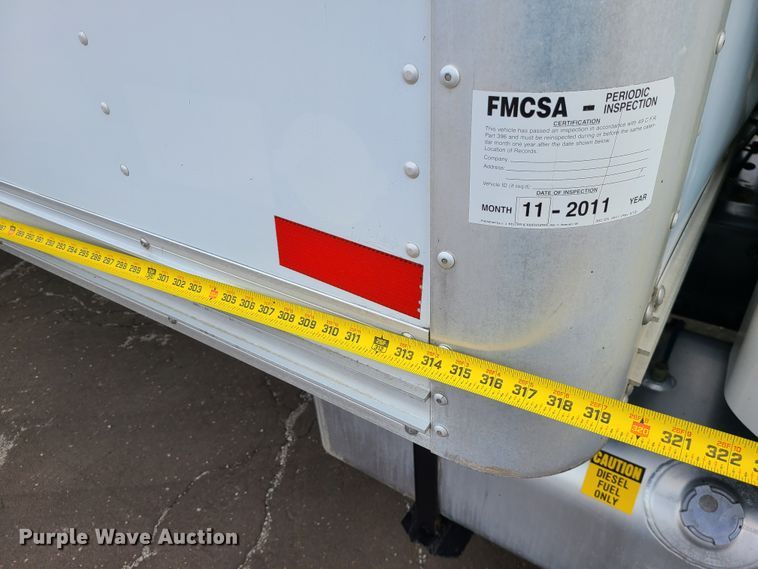 image for item DJ1675 2004 Freightliner Business Class M2  box truck