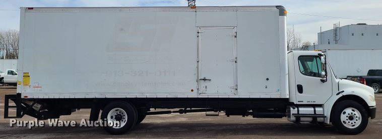image for item DJ1676 2005 Freightliner Business Class M2  box truck