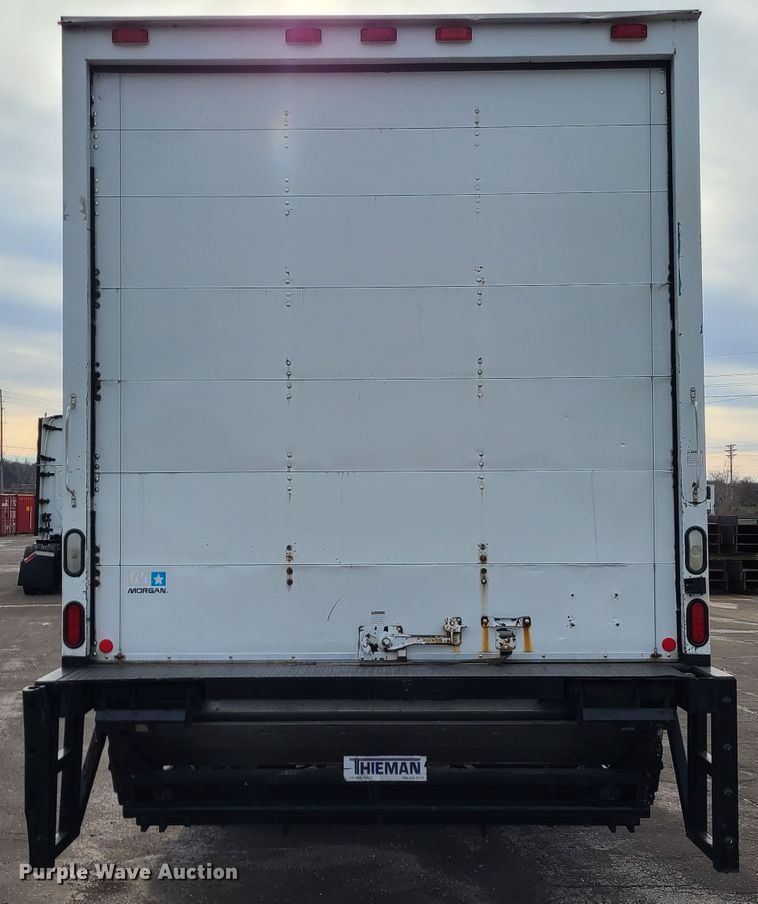 image for item DJ1676 2005 Freightliner Business Class M2  box truck