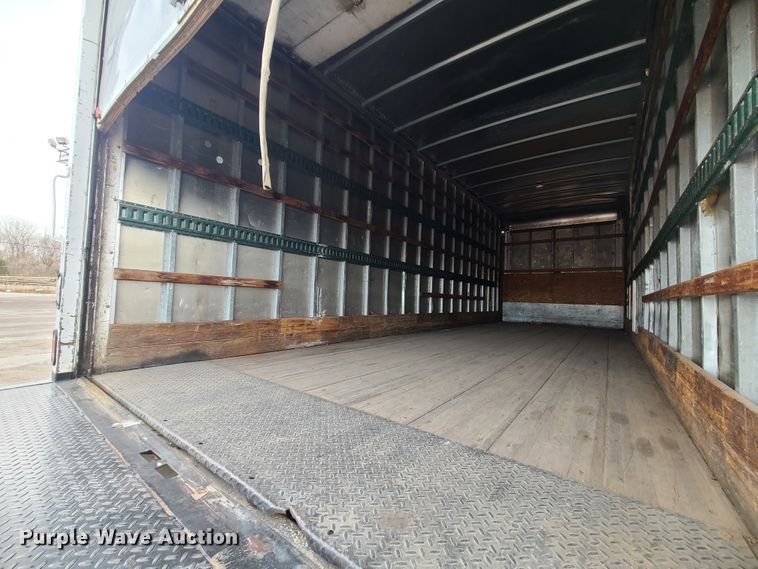 image for item DJ1676 2005 Freightliner Business Class M2  box truck