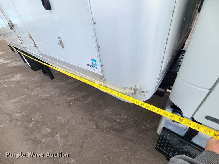 image for item DJ1676 2005 Freightliner Business Class M2  box truck