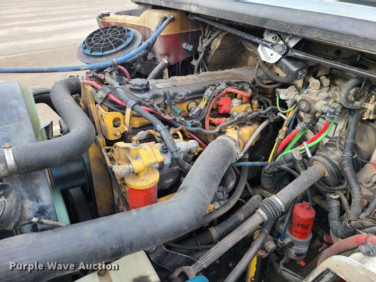 image for item DJ1676 2005 Freightliner Business Class M2  box truck