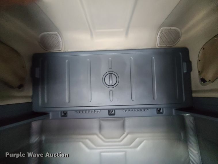 image for item DJ1677 2014 Freightliner Cascadia 125  semi truck